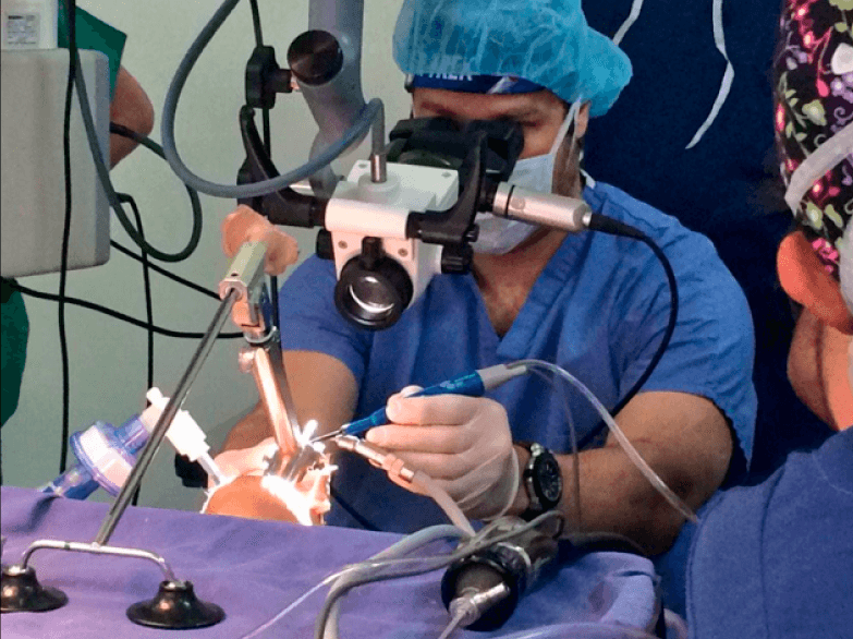 Microlaringoscopia En Medellin Colombia Cirugia Min